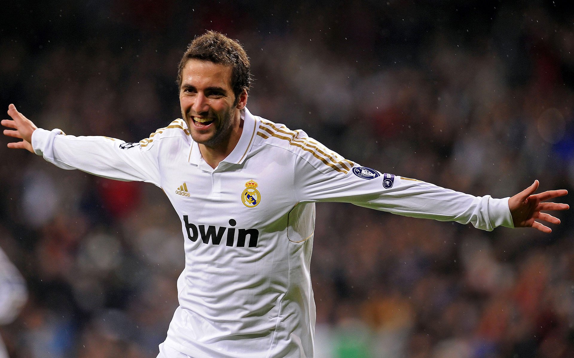 “安赫尔·巴尔博萨的技术突破与进攻意识，带领美洲狮队攻占世界高峰”